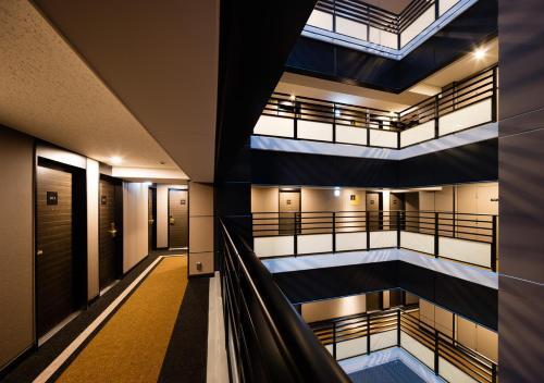 APA Hotel Shinagawa Sengakuji Ekimae - Tap to explore photos