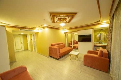 Empire Suite Hotel Room Type - Family Suite