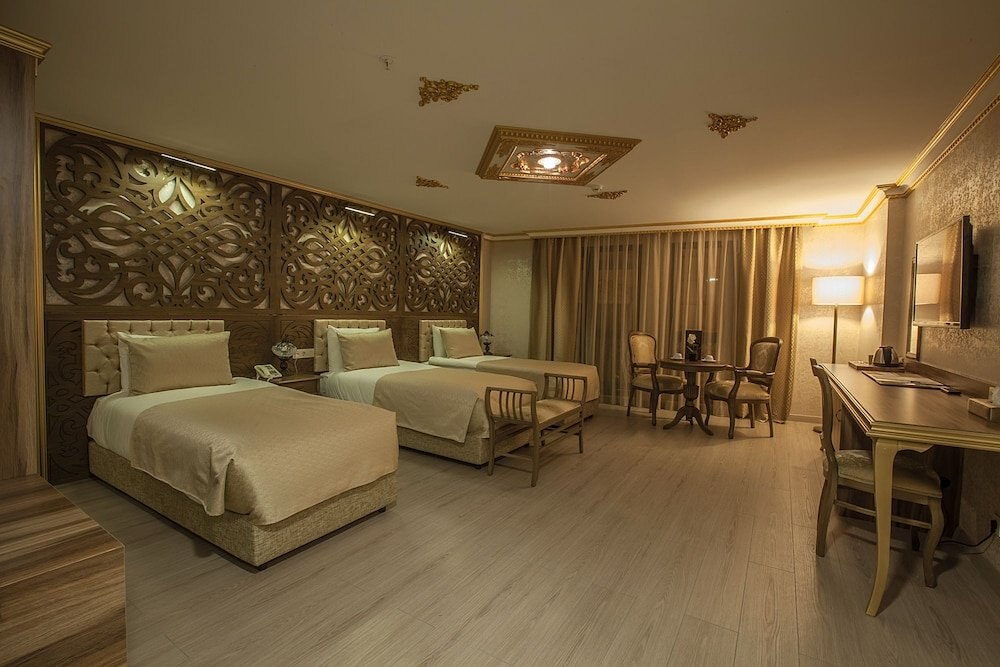 Empire Suite Hotel Room Type - Deluxe Double Room