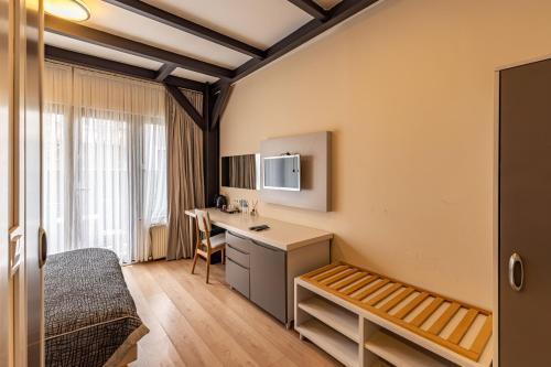 Calanthe Residence Room Type - Superior Double or Twin Room with Garden View Calanthe Residence Room Type - Superior Double or Twin Room with Garden View