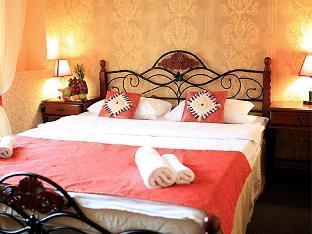 Hotel Circus