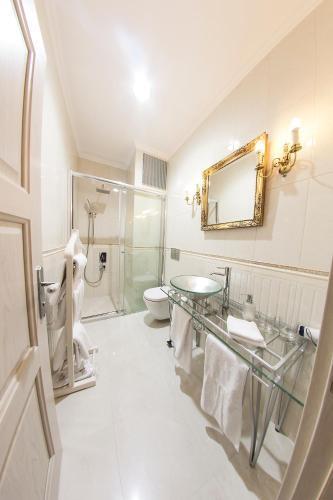 Villa Pera Suite Hotel Room Type - Antique Standard Double