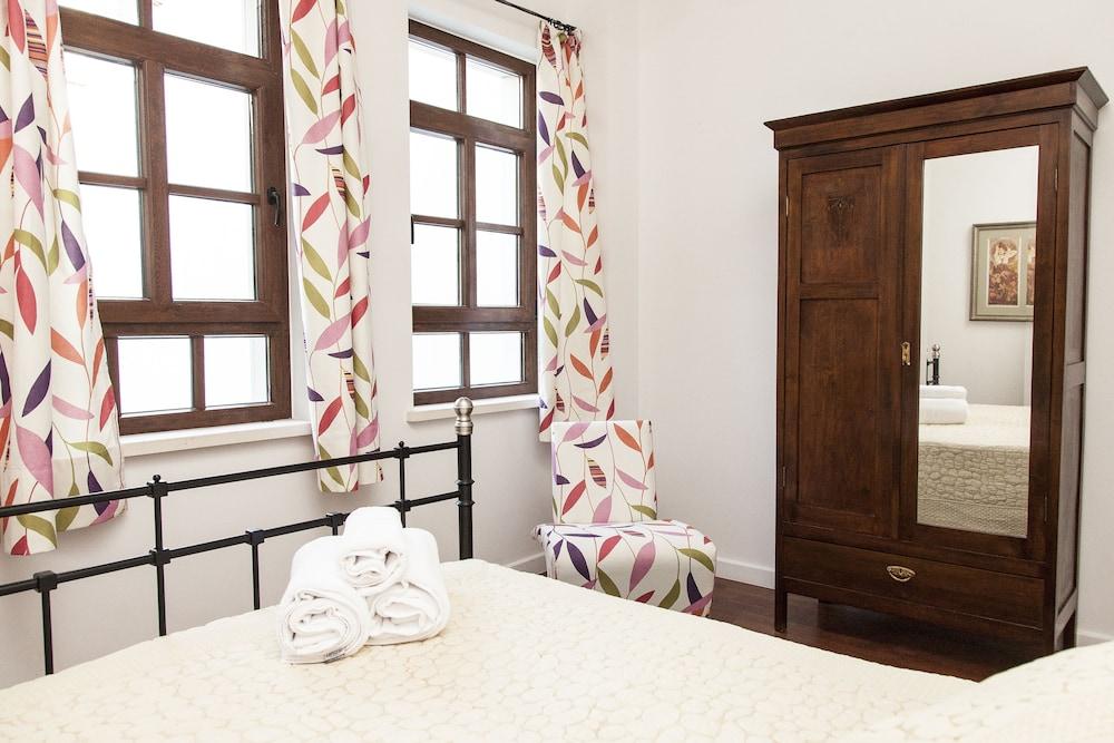 Villa Pera Suite Hotel - Tap to explore photos