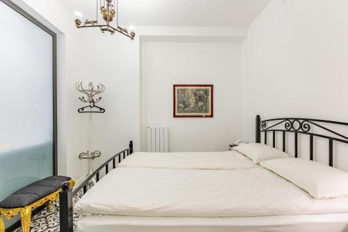 Villa Pera Suite Hotel Room Type -  Inner Balcony Family