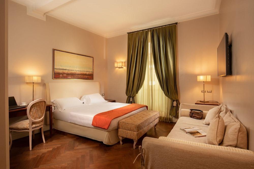 Hotel Mozart Room Type - Elegance Quadruple Room - Annex Building - Via del Corso 75