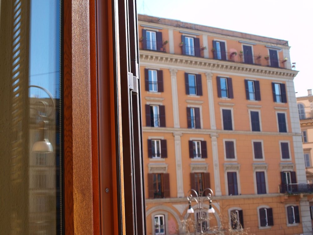 Hotel Trastevere - Tap to explore photos