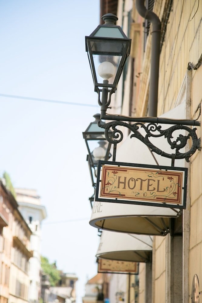 Hotel Trastevere - Tap to explore photos