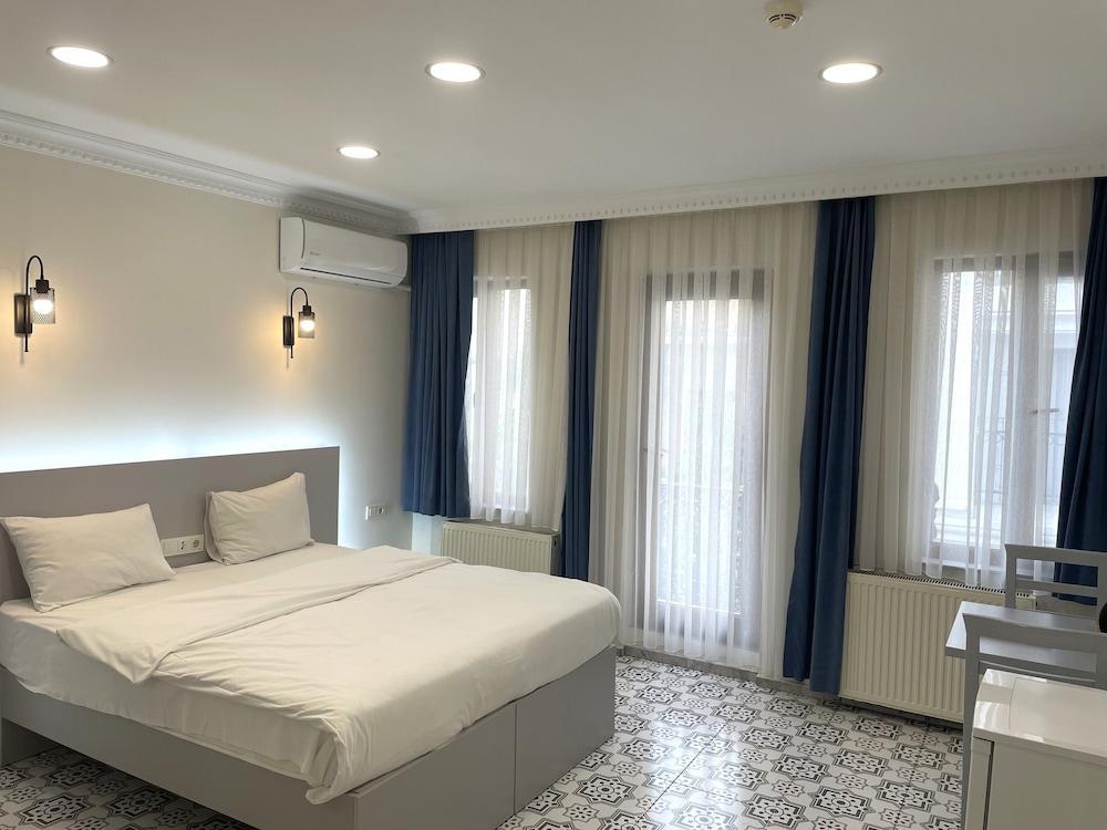 NOVIVA HOTEL Taksim Room Type - Superior Double or Twin Room, Balcony, City View NOVIVA HOTEL Taksim Room Type - Superior Double or Twin Room, Balcony, City View