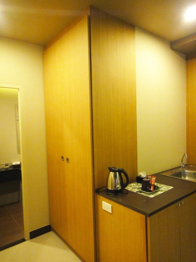 Aleaf Bangkok Hotel - Tap to explore photos