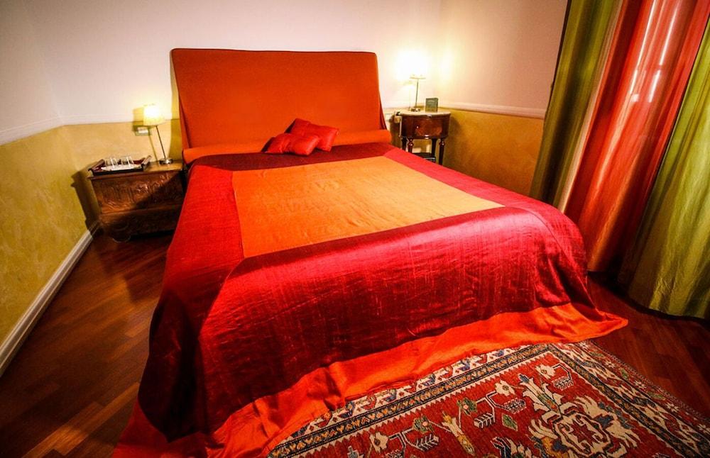 Aldebaran Bed and Breakfast - Tap to explore photos