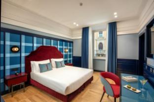 The Independent Suites - Tap to explore photos