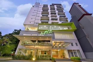 Whiz Prime Hotel Kelapa Gading - Tap to explore photos