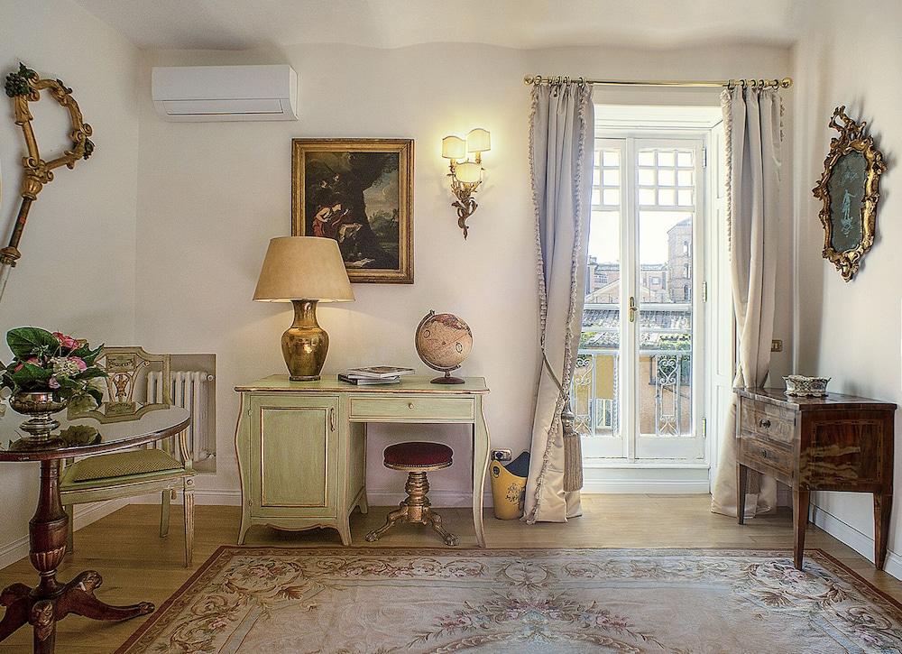 Residenza Ruspoli Bonaparte Room Type - Standard Suite (Princess Pia)