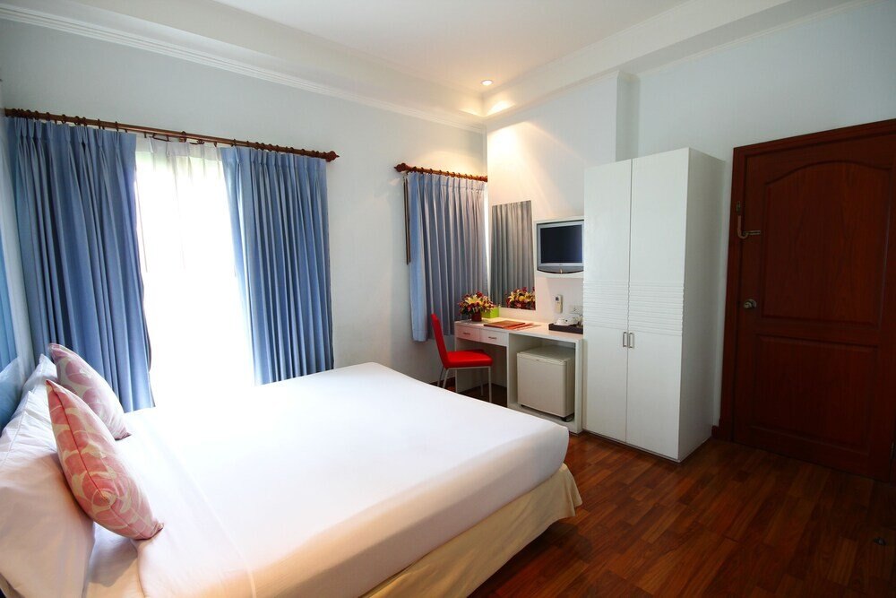 Calypzo Bangkok Room Type - Superior Room