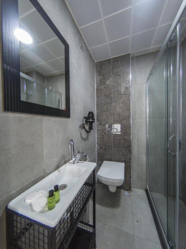 GRAND ESEN HOTEL Room Type - Economy Family Room GRAND ESEN HOTEL Room Type - Economy Family Room