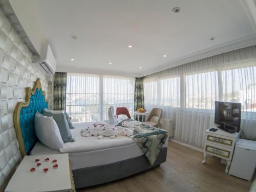 GRAND ESEN HOTEL Room Type - Deluxe Double Room with Sea View GRAND ESEN HOTEL Room Type - Deluxe Double Room with Sea View