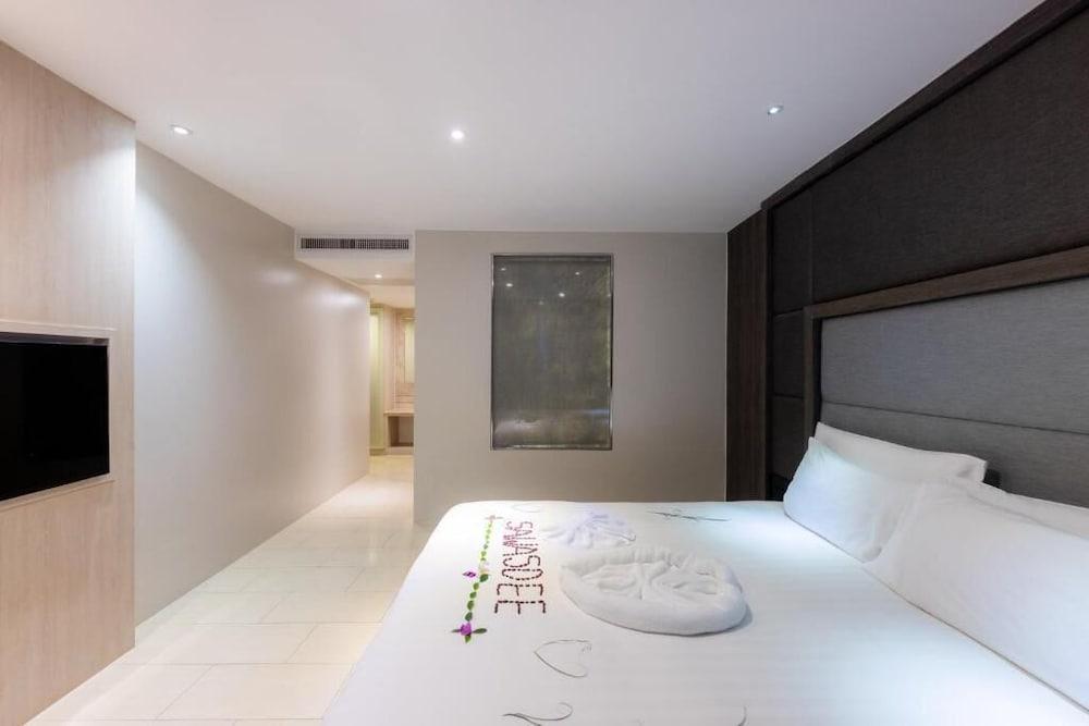 SHILAT Avenue Pattaya Hotel - Tap to explore photos