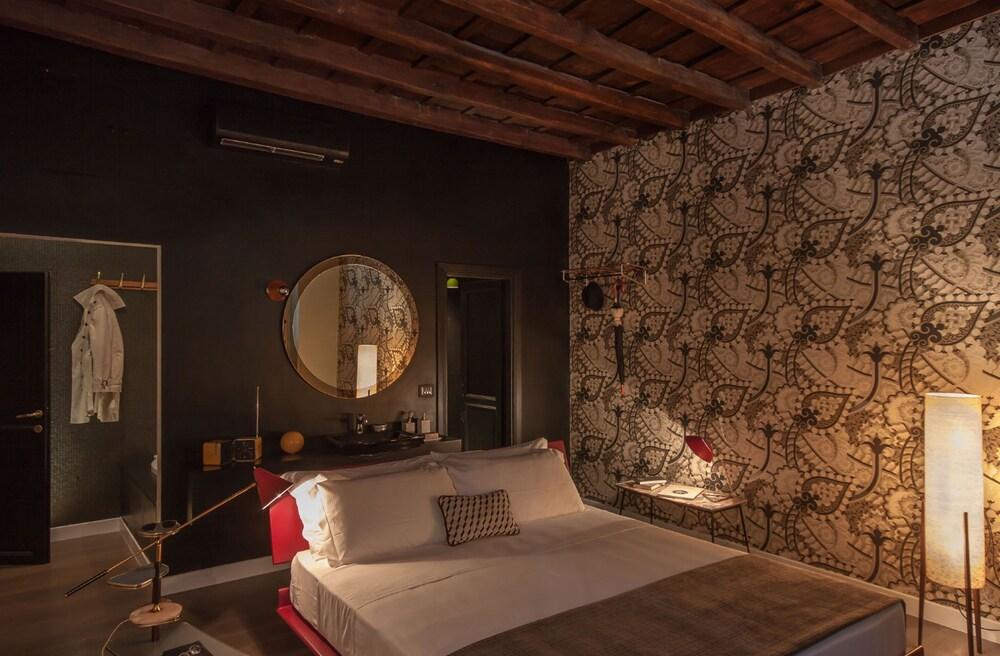 Frattina 57 Room Type - Deluxe Suite