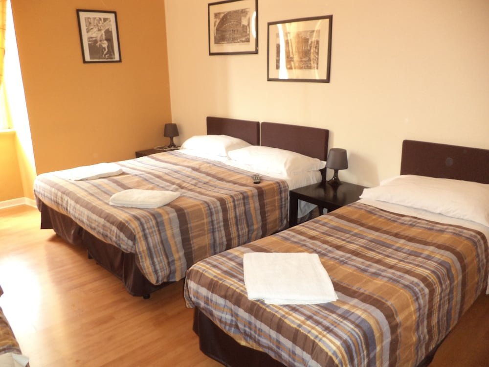 Quo Vadis Roma 2 Room Type - Quadruple Room, Ensuite Quo Vadis Roma 2 Room Type - Quadruple Room, Ensuite