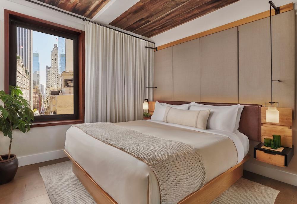 1 Hotel Central Park Room Type - City View, 1 King Bed