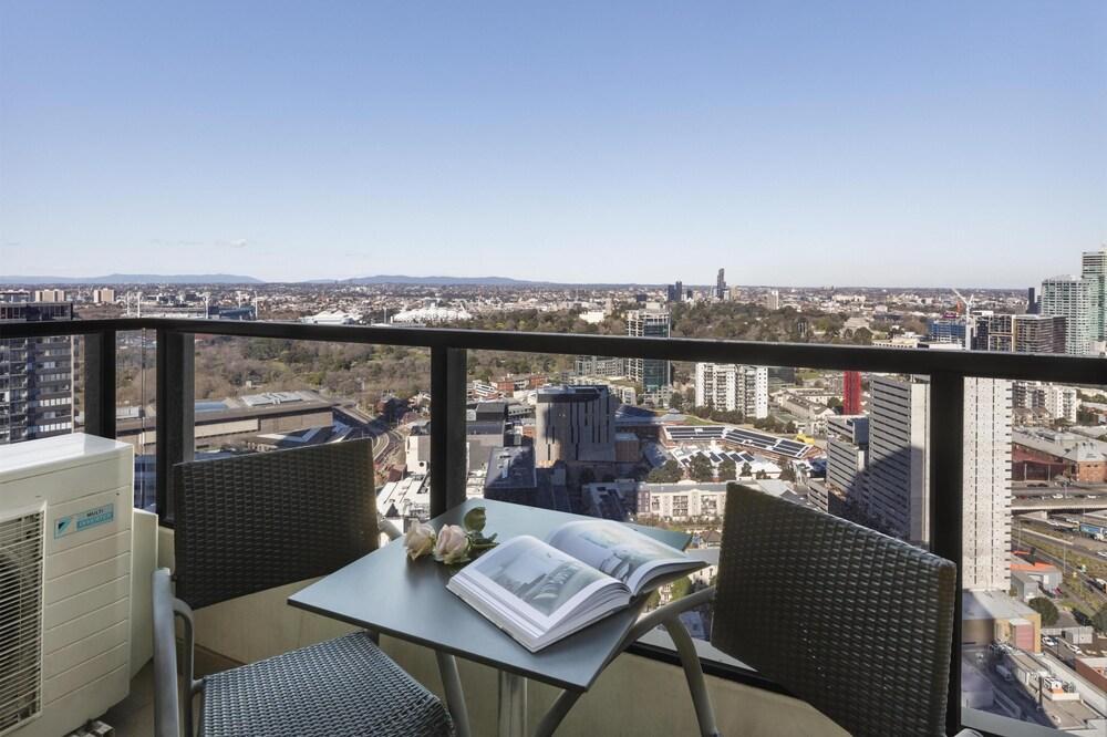 WRAP on Southbank Room Type - 2 Bedroom Apartment (No housekeeping)