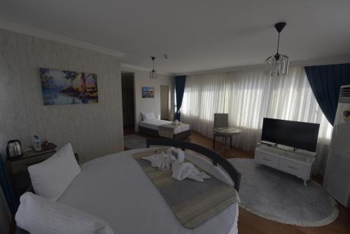 Omega Luxx Hotel Room Type - Deluxe Suite with Sea View