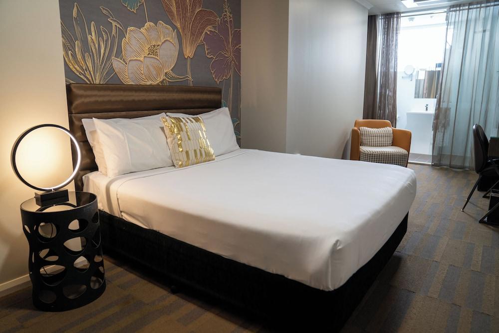 57 Hotel Room Type - Dancing Queen