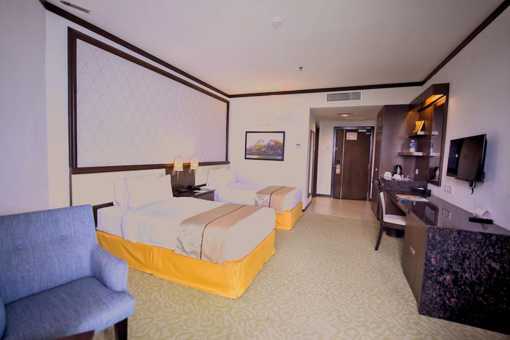 Adya Hotel Kuah Langkawi Room Type - Deluxe Twin Partial Seaview