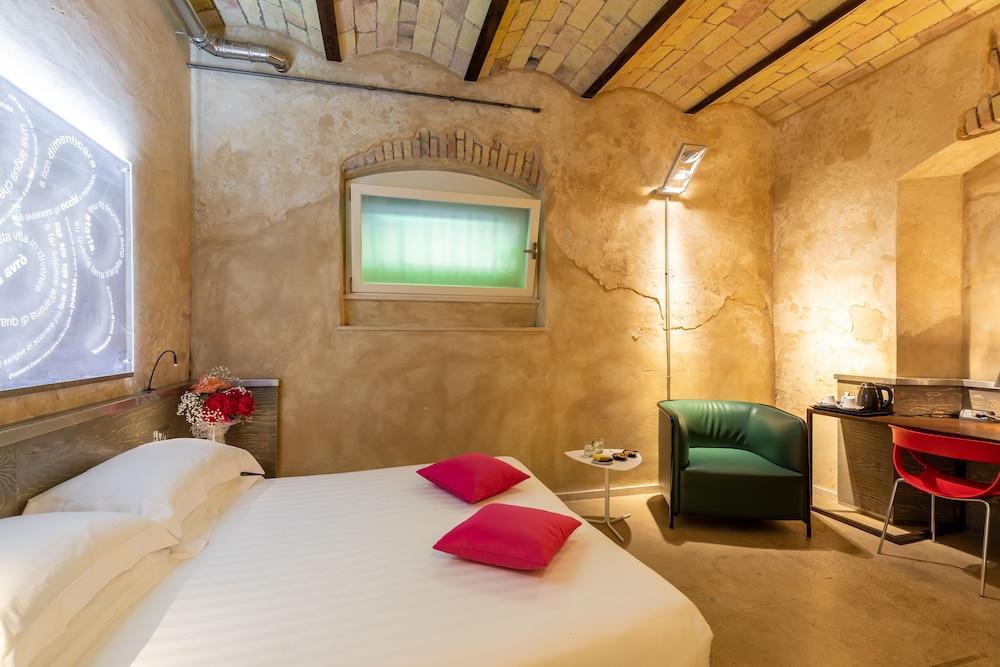 Hotel La Rovere - Tap to explore photos