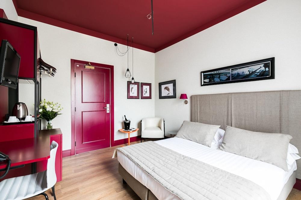 Hotel La Rovere Room Type - Deluxe Double or Twin Room, 1 Double or 2 Twin Beds Hotel La Rovere Room Type - Deluxe Double or Twin Room, 1 Double or 2 Twin Beds
