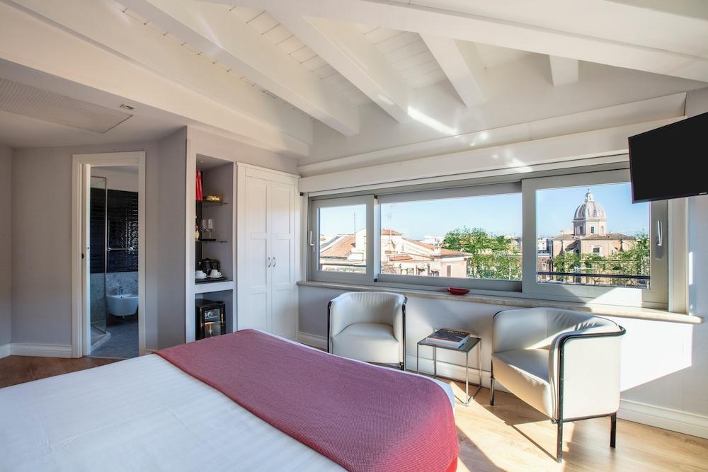 Hotel La Rovere Room Type - Superior Double or Twin Room, 1 Double or 2 Twin Beds, City View
