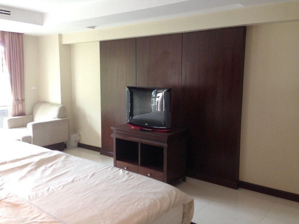 August Suites Room Type - Superior Room Double Bed