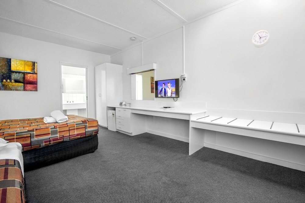 Parkside Inn Motel Room Type - Standard Queen Room