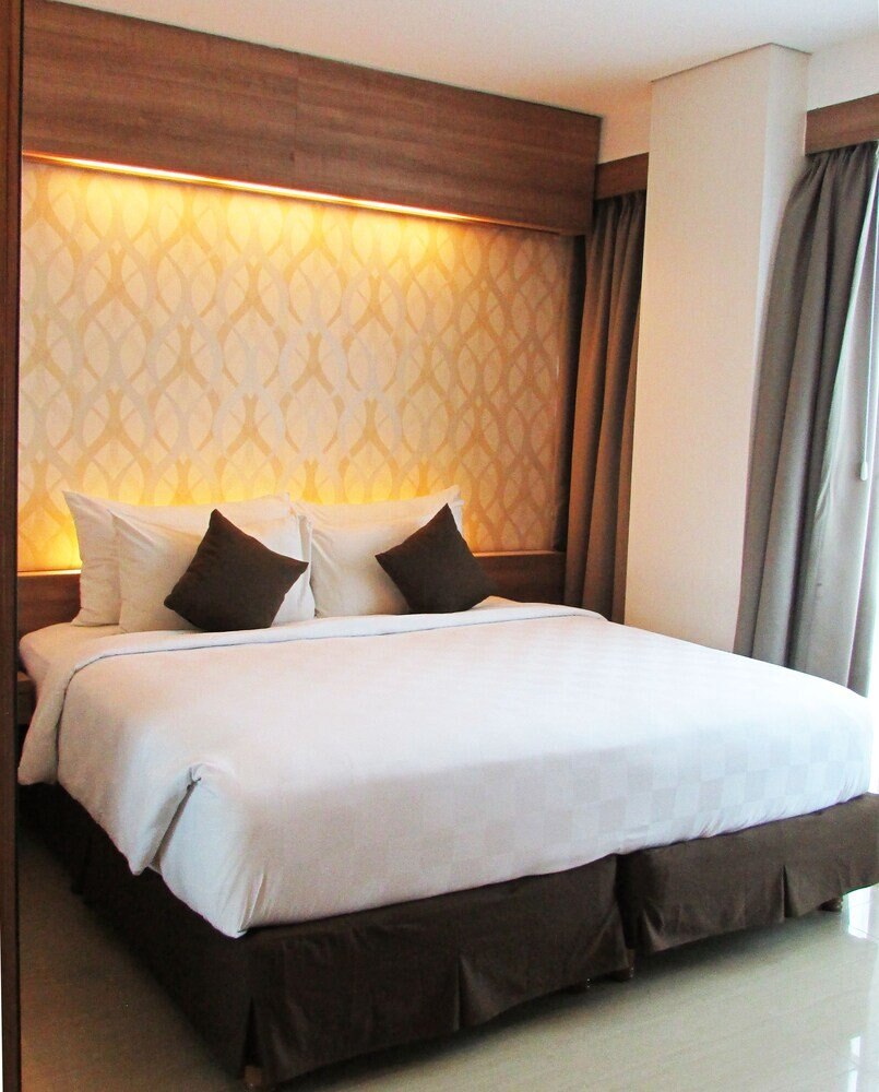 d'primahotel Mega Kuningan - Tap to explore photos