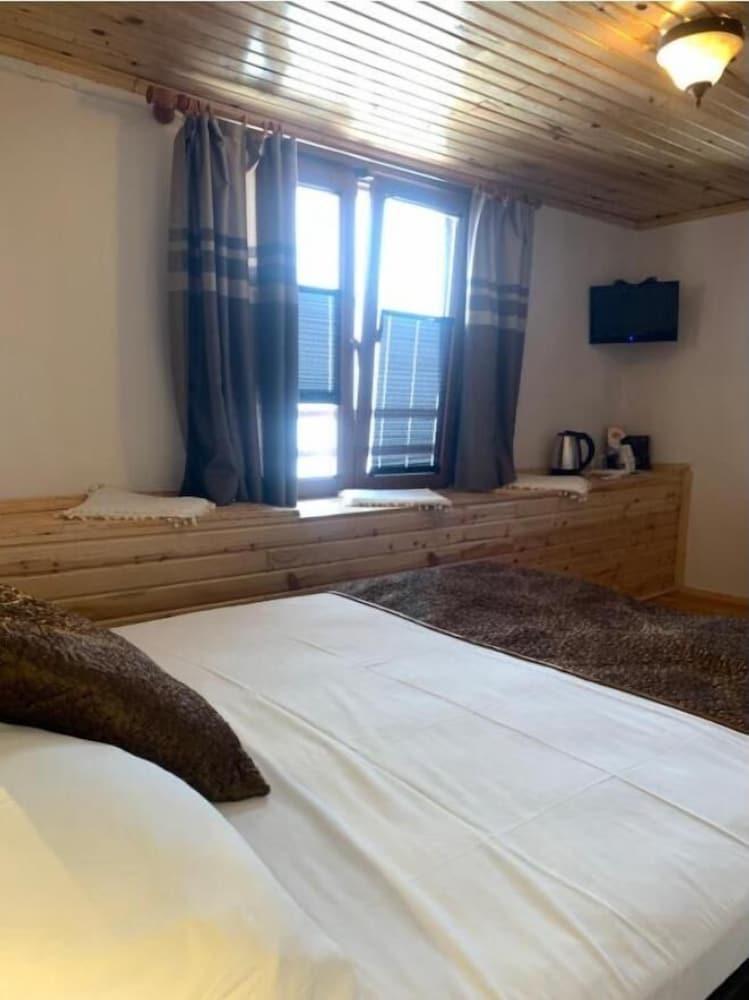 Tom Square Boutique Hotel Room Type - Deluxe Room