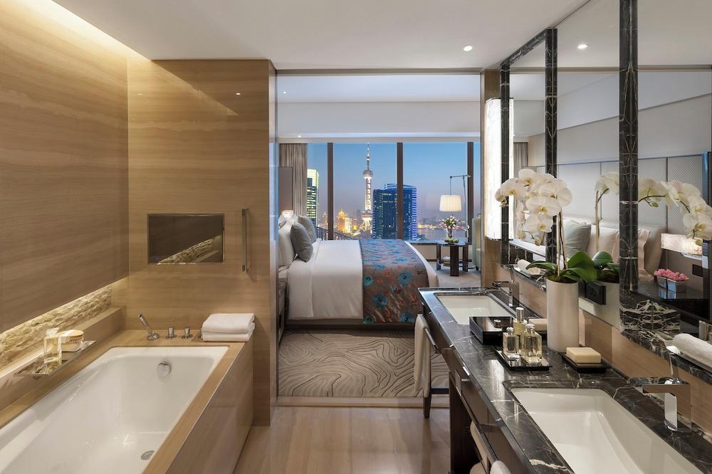 Mandarin Oriental Pudong, Shanghai - Tap to explore photos