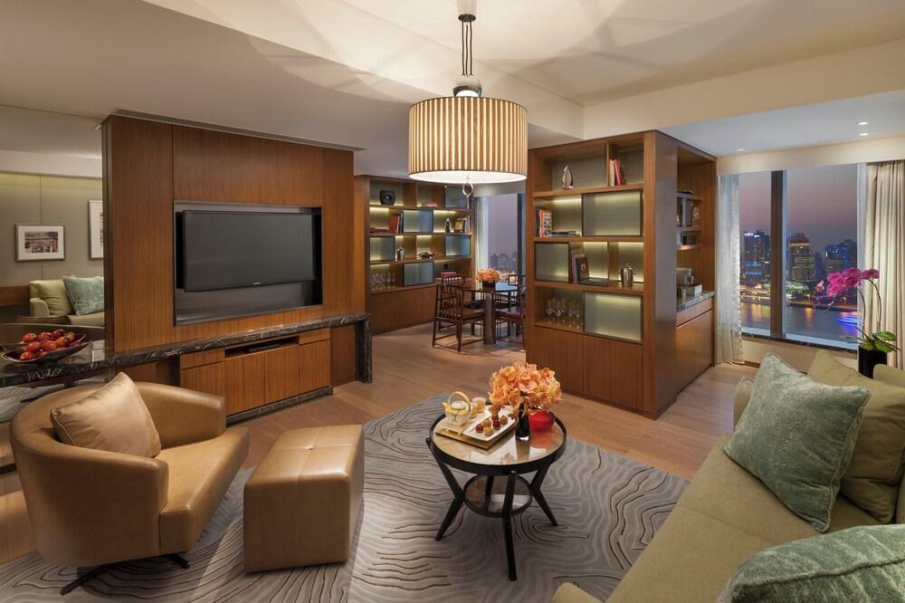 Mandarin Oriental Pudong, Shanghai Room Type - Premier Suite, River View