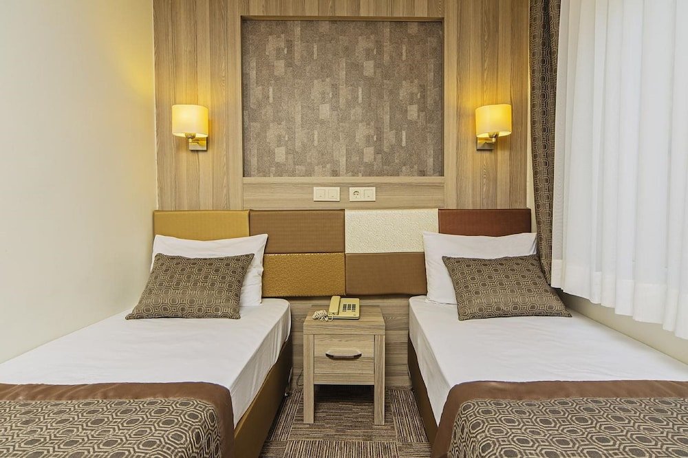 Pera Arya Hotel - Tap to explore photos