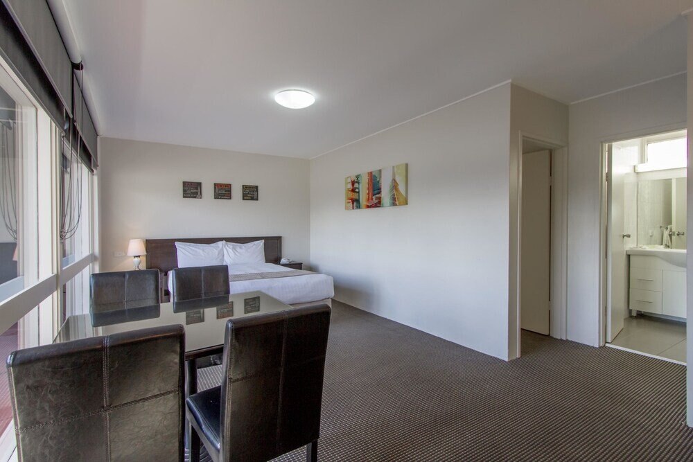 Sunshine Motor Inn Room Type - Family Suite