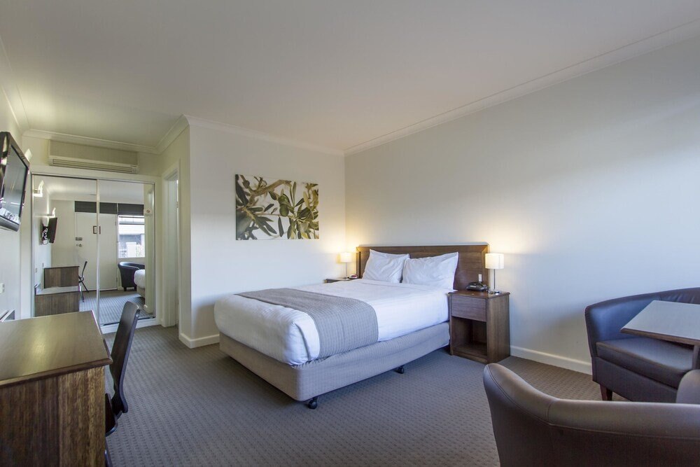 Sunshine Motor Inn Room Type - Standard Queen Room
