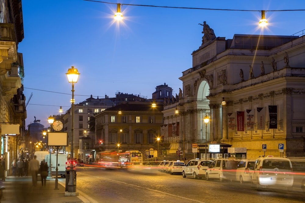 Roma Central Guest House - Tap to explore photos