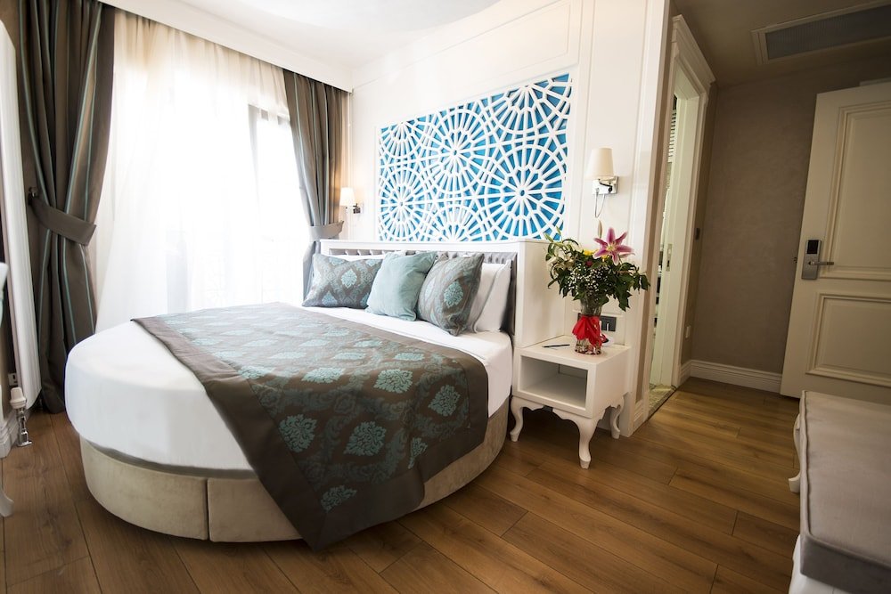 Antusa Palace Hotel & Spa Room Type - Deluxe Room (Corner)