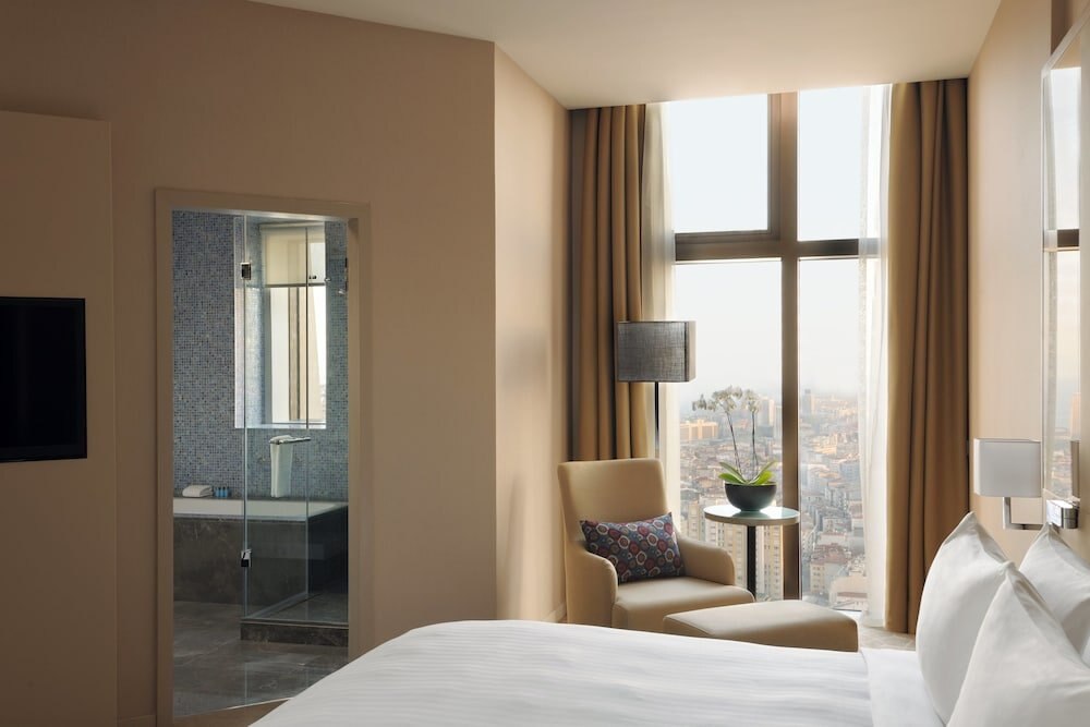 Istanbul Marriott Hotel Sisli Room Type - Executive Double Room, 1 King Bed with Sofa bed, Corner (Lounge Access) Istanbul Marriott Hotel Sisli Room Type - Executive Double Room, 1 King Bed with Sofa bed, Corner (Lounge Access)