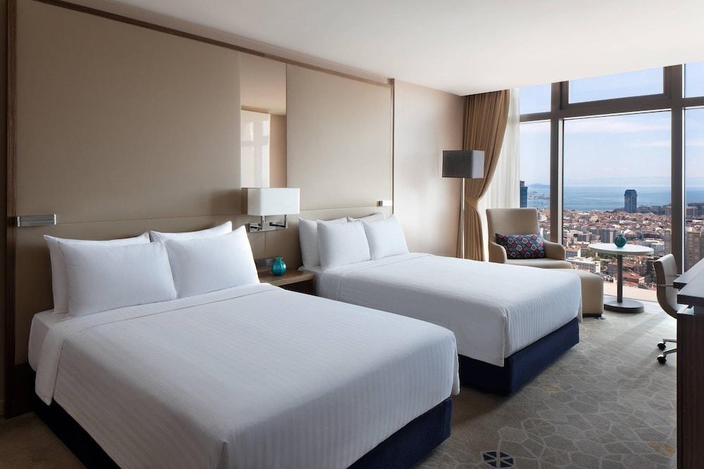 Istanbul Marriott Hotel Sisli Room Type - Deluxe Double Room, 2 Twin Beds, Sea View