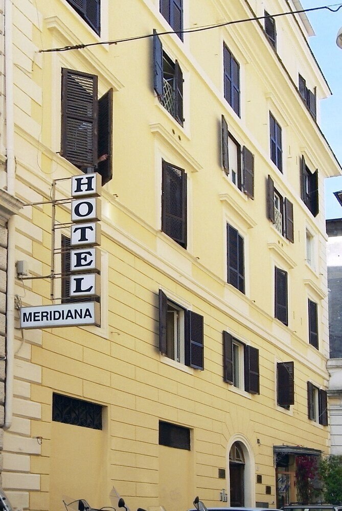 Meridiana - Tap to explore photos