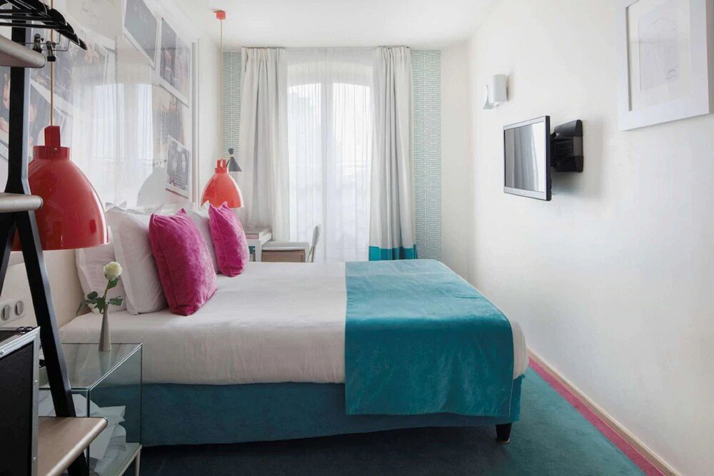 Hôtel Le 123 Sébastopol - Astotel Room Type - Double Room - Complimentary soft minibar,courtesy tray, Chromecast and digital press, fitness Hôtel Le 123 Sébastopol - Astotel Room Type - Double Room - Complimentary soft minibar,courtesy tray, Chromecast and digital press, fitness