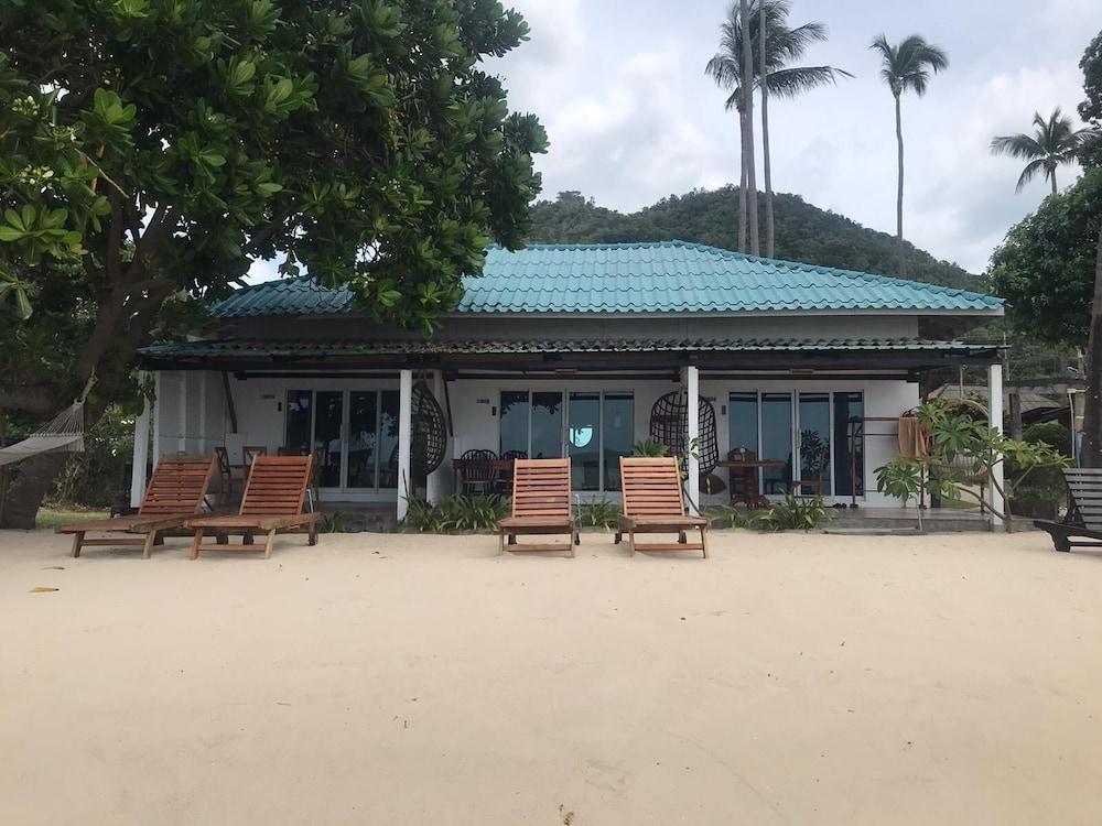 Samui Harmony Resort Room Type - Beachfront Studio Aircon Samui Harmony Resort Room Type - Beachfront Studio Aircon