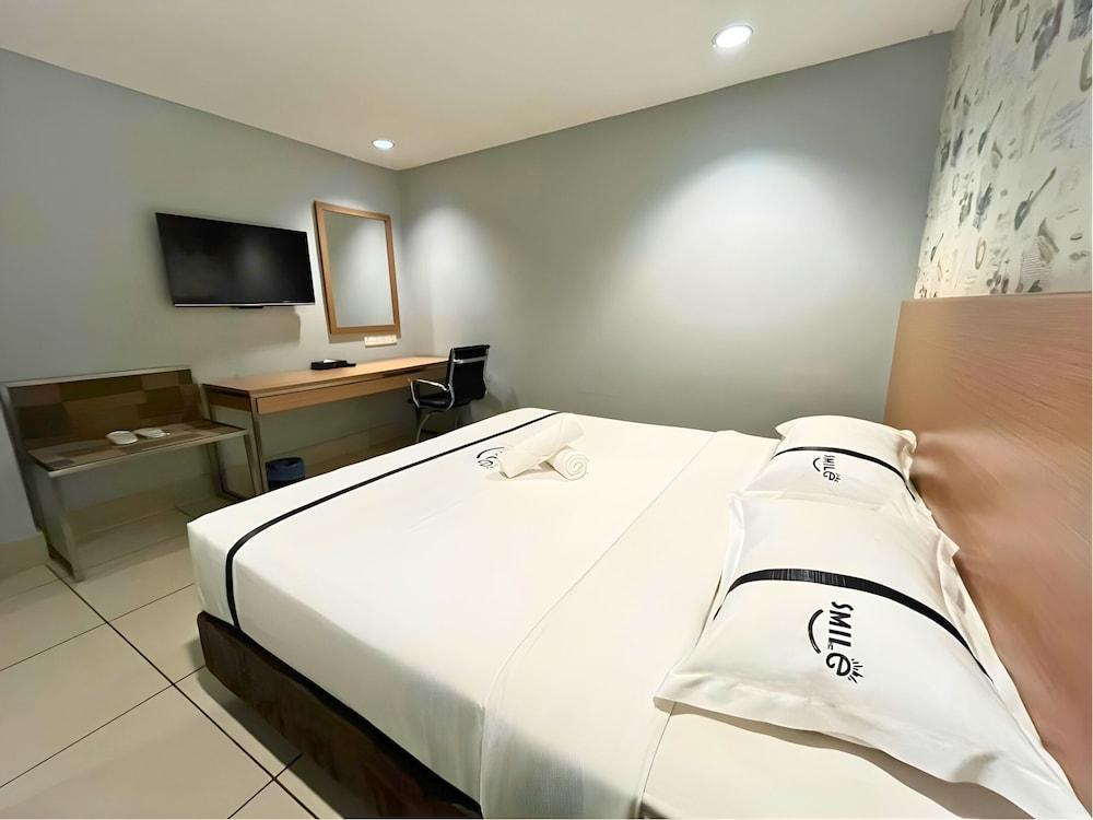 Seeds Hotel Premier Pudu TRX Kuala Lumpur Room Type - Double Room, 1 King Bed