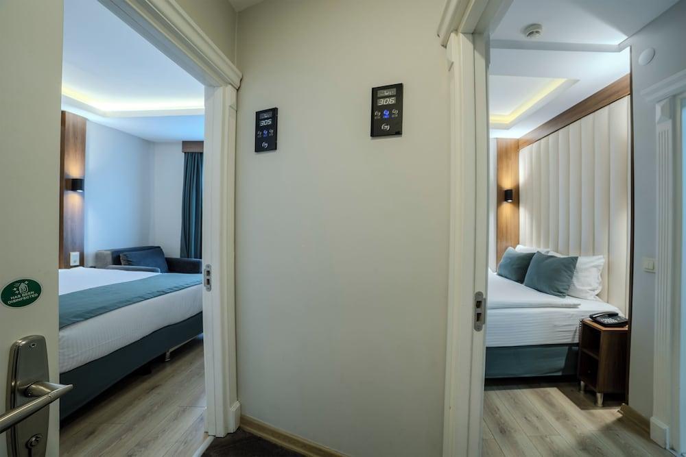 Hotel Black Tulip Room Type - Family Connecting Room 4 Pax