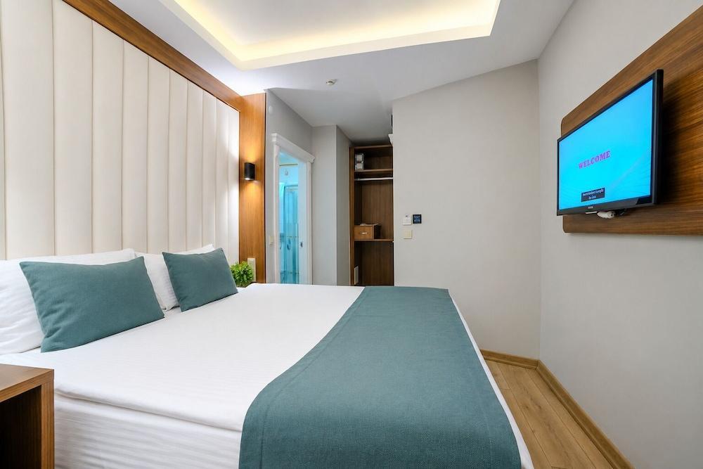 Hotel Black Tulip Room Type - Economy Double Room
